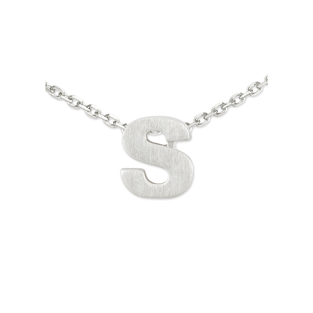 Buchstabe S an Silberkette